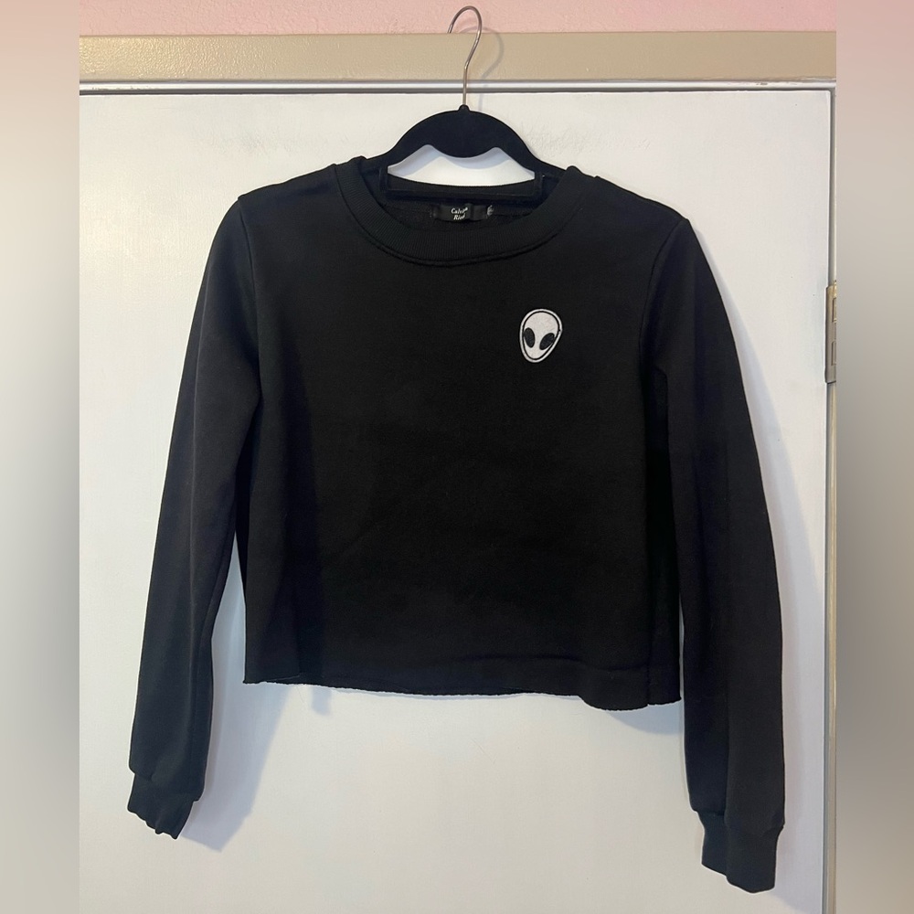 Cropped Alien Patch Sweatshirt